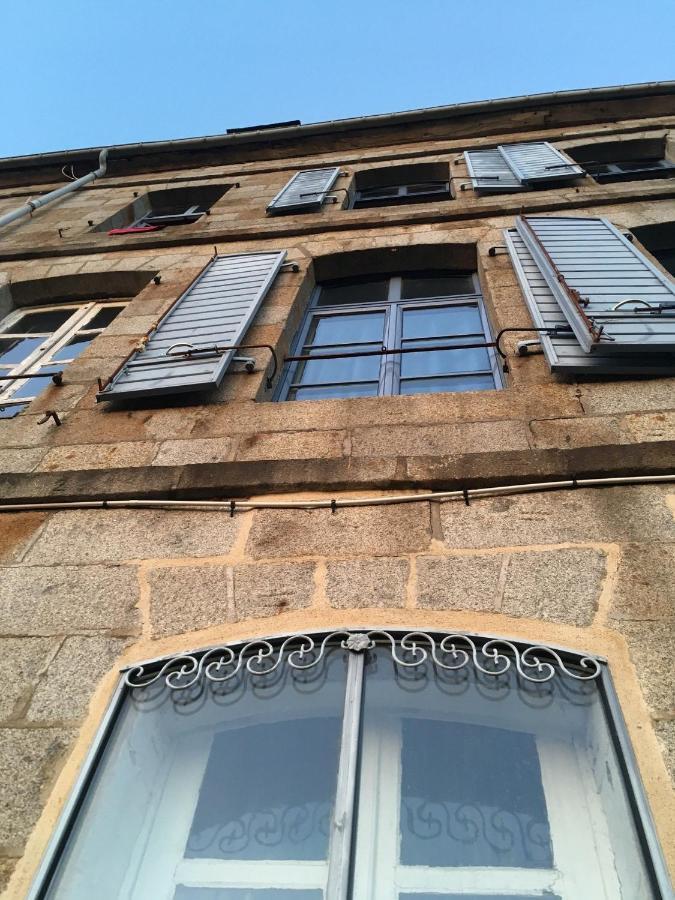 Mercier De Montigny - Les Chambres Du Beffroi - Spa Et Massage Fougères Εξωτερικό φωτογραφία