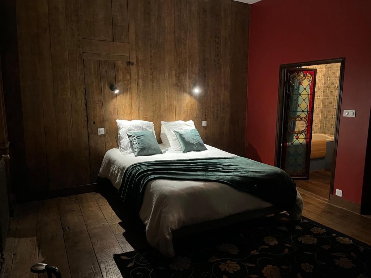 Mercier De Montigny - Les Chambres Du Beffroi - Spa Et Massage Fougères Εξωτερικό φωτογραφία