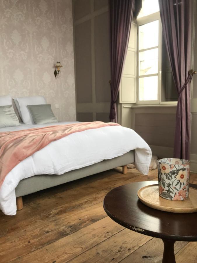 Mercier De Montigny - Les Chambres Du Beffroi - Spa Et Massage Fougères Εξωτερικό φωτογραφία