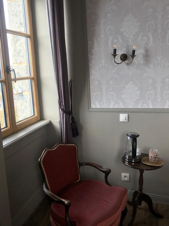 Mercier De Montigny - Les Chambres Du Beffroi - Spa Et Massage Fougères Εξωτερικό φωτογραφία