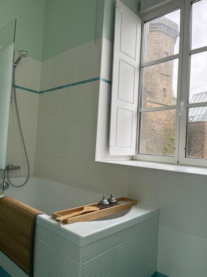 Mercier De Montigny - Les Chambres Du Beffroi - Spa Et Massage Fougères Εξωτερικό φωτογραφία