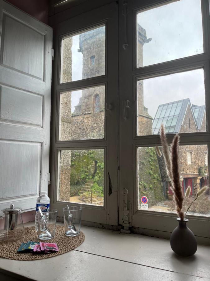 Mercier De Montigny - Les Chambres Du Beffroi - Spa Et Massage Fougères Εξωτερικό φωτογραφία