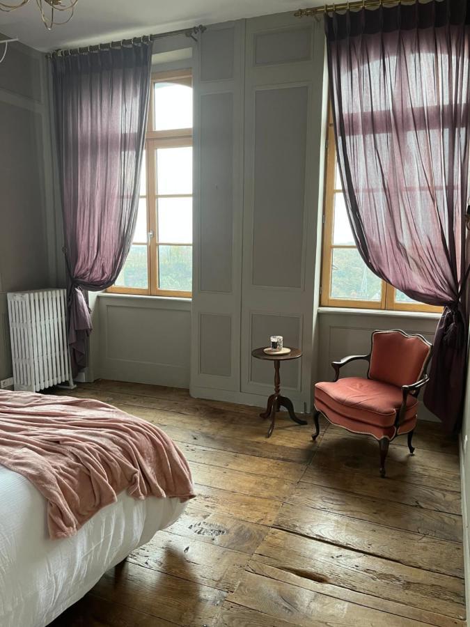 Mercier De Montigny - Les Chambres Du Beffroi - Spa Et Massage Fougères Εξωτερικό φωτογραφία