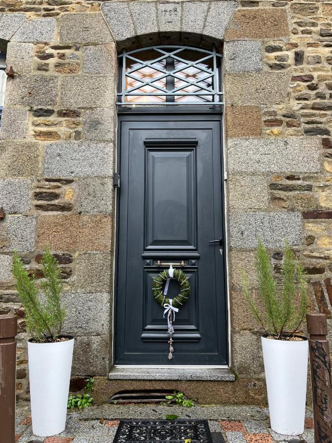 Mercier De Montigny - Les Chambres Du Beffroi - Spa Et Massage Fougères Εξωτερικό φωτογραφία