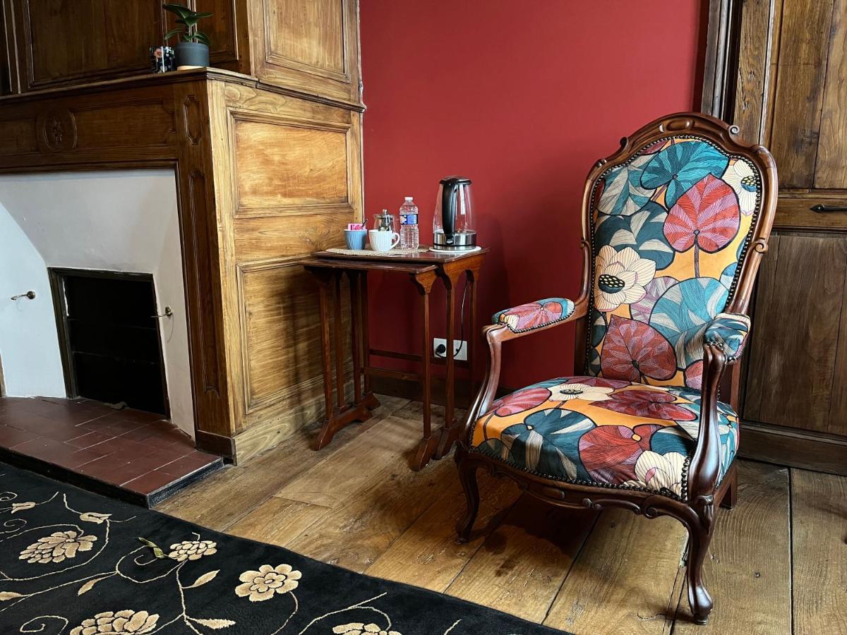 Mercier De Montigny - Les Chambres Du Beffroi - Spa Et Massage Fougères Εξωτερικό φωτογραφία