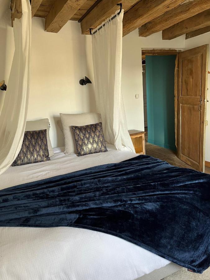 Mercier De Montigny - Les Chambres Du Beffroi - Spa Et Massage Fougères Εξωτερικό φωτογραφία