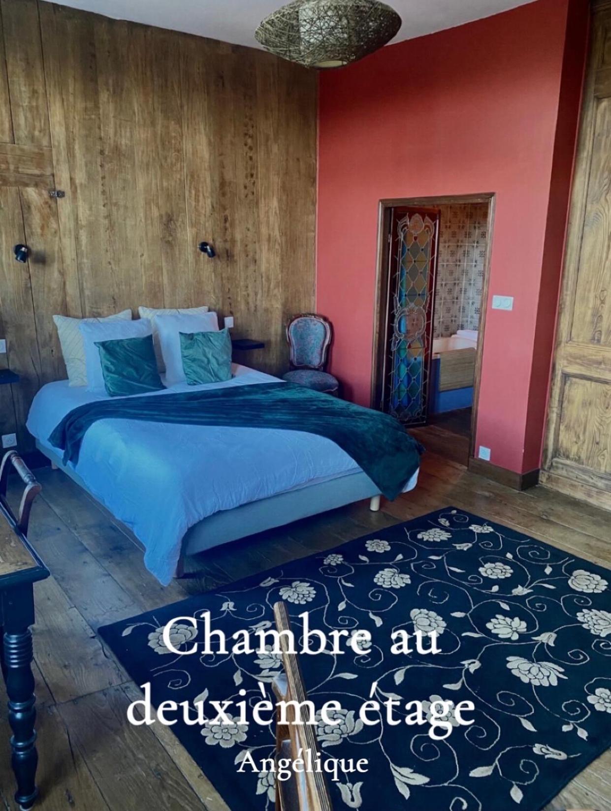Mercier De Montigny - Les Chambres Du Beffroi - Spa Et Massage Fougères Εξωτερικό φωτογραφία